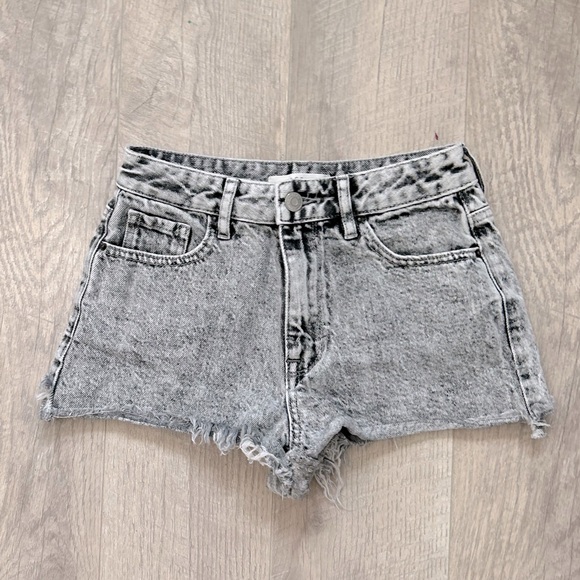 PacSun Pants - PacSun Gray Denim High Rise Festival Shorts Sz 24